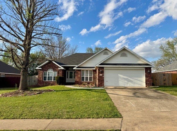 133 Fox Run Circle, Centerton, AR 72719