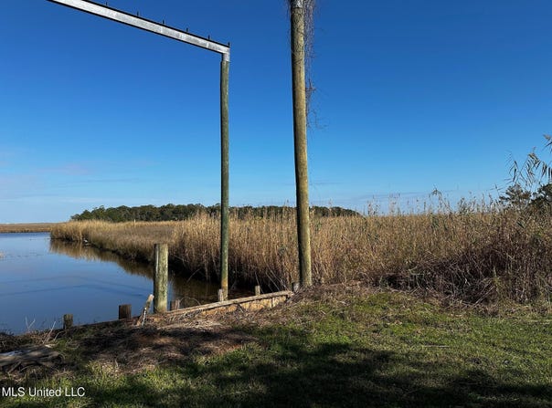 Milstead Road, Gautier, MS 39553