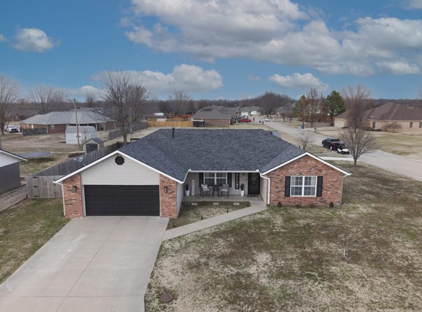 2009 Oak Lane, Miami, OK 74354