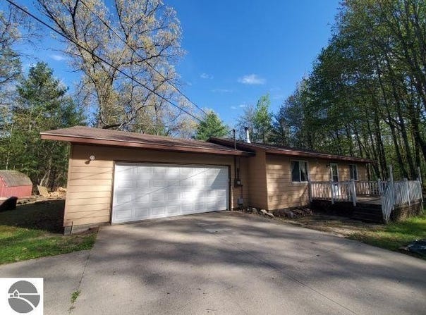 4022 Chippewa Trail, Hale, MI 48739