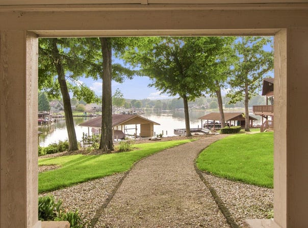 4045 Apple Valley Drive, Howard, OH 43028