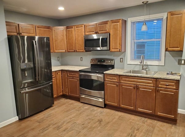 202 Hope St, Fall River, MA 02721
