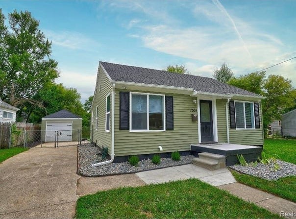 1305 Huron Street, Flint, MI 48507