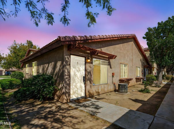 1700 E Avenue Q14, Palmdale, CA 93550