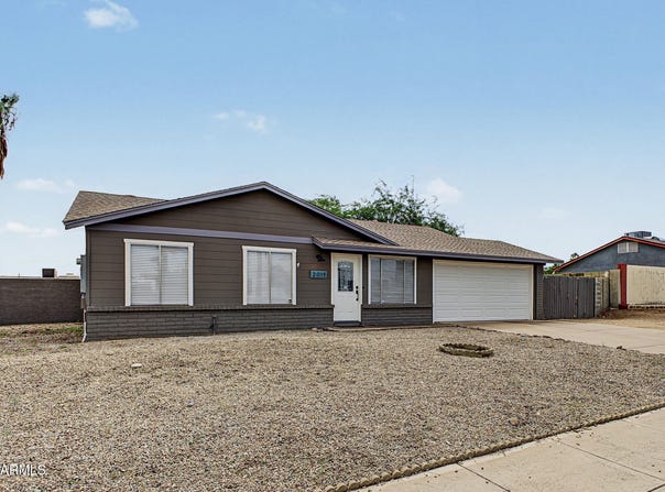 2015 E VISTA Drive, Phoenix, AZ 85022