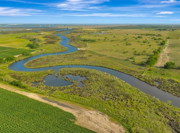 8078 State Highway 35, Palacios, TX 77465