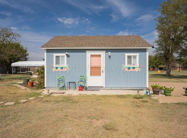 306 Alamo Street, Claude, TX 79019