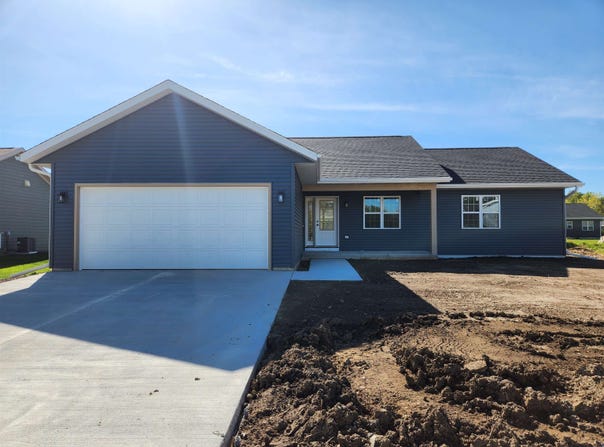125 Pine Tree Lane, Darien, WI 53114-1626