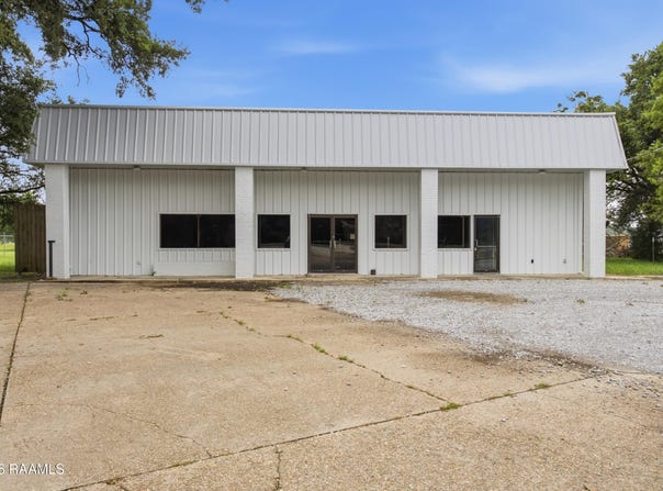 1615 Anse Broussard Highway, Breaux Bridge, LA 70517