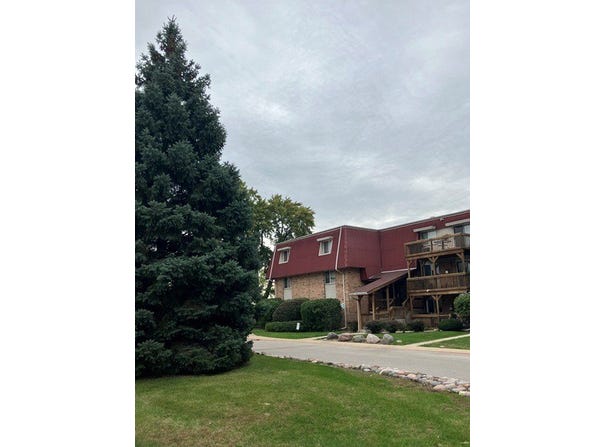 1870 TALL OAKS Drive, Aurora, IL 60505