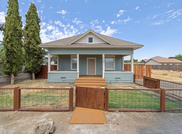 112 Irwin Court, Hanford, CA 93230