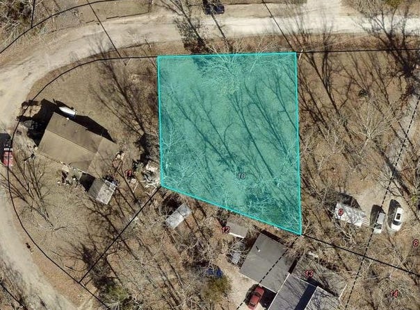 Zell Circle, De Soto, MO 63020
