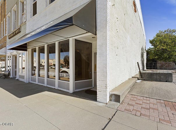 108 N Cedar Street, Nevada, MO 64772