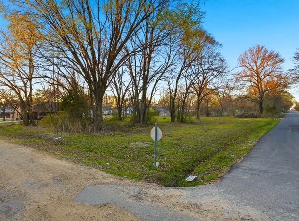 SE 1st, Cooper, TX 75432