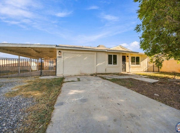 1069 Mendoza St, Calexico, CA 92231