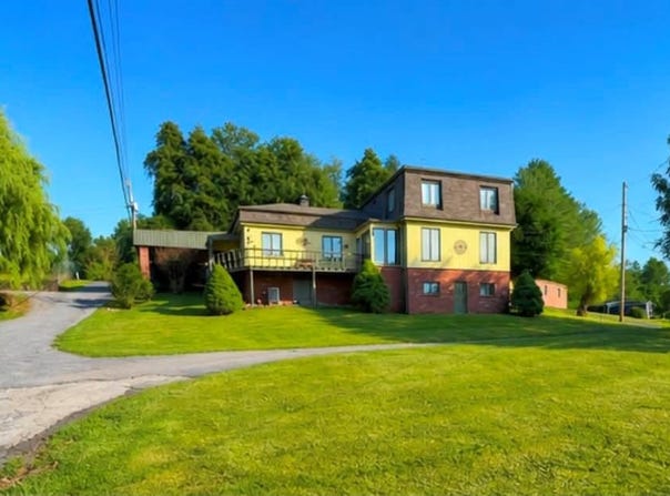 43 Redwood, Honaker, VA 24260