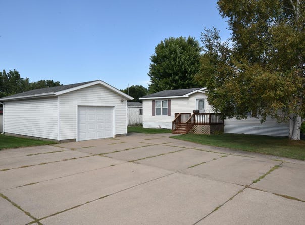 708 1st Street E, Milaca, MN 56353