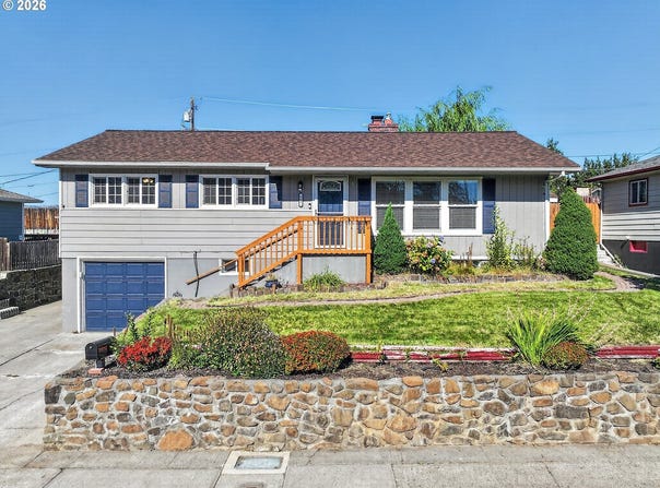 727 E 20TH St, TheDalles, OR 97058