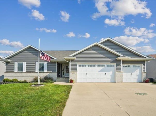 1480 Cedar Bend Dr, Palo, IA 52324