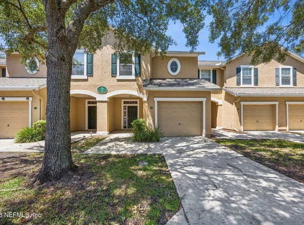 5260 COLLINS Road, Jacksonville, FL 32244