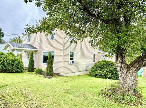 33 N Euclid Avenue, Thomas, WV 26262