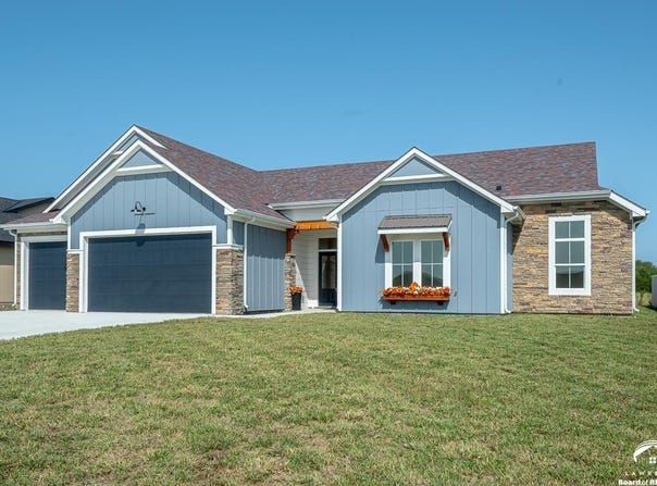 1018 Bluestem Circle, Baldwin City, KS 66006