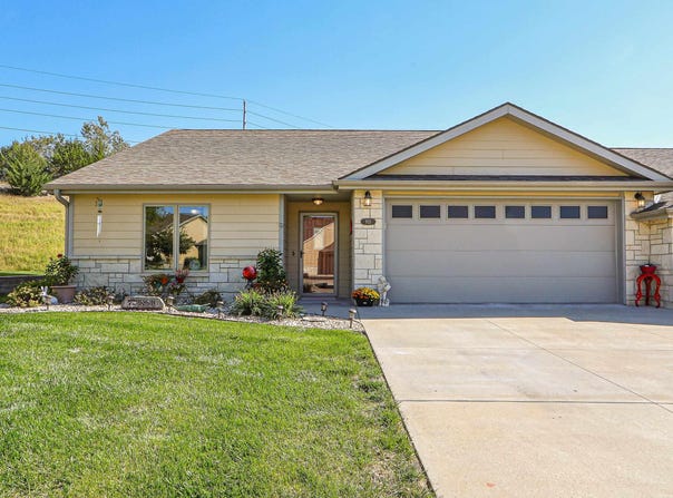 933 Newfoundland Drive, Manhattan, KS 66503