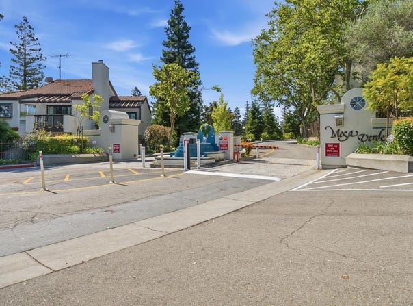 21062 Gary DR 102, HAYWARD, CA 94546