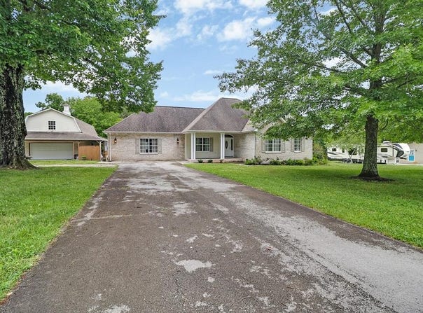 809 Buffalo Trail, Clarkrange, TN 38553