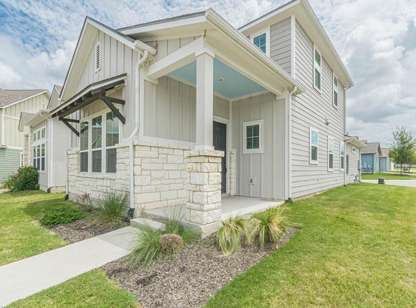 105 Harborside Dr, San Marcos, TX 78666