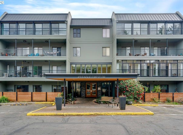 45 EAGLE CREST Dr, LakeOswego, OR 97035