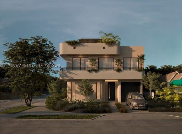 984 SW 10th St, Miami, FL 33130