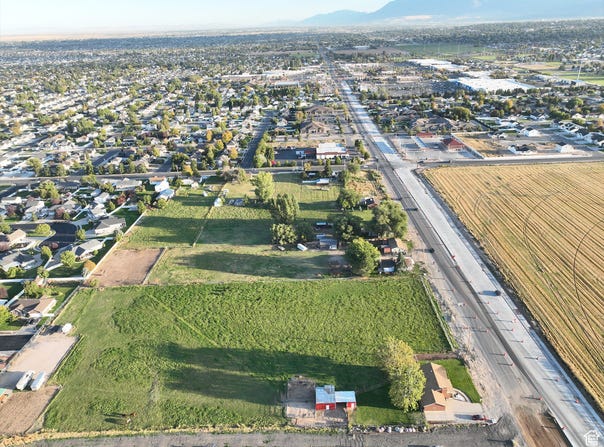 1145 N 2000 W, Clinton, UT 84015