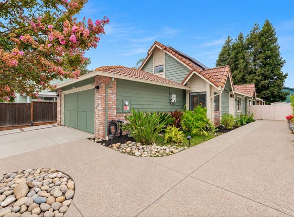 5520 Rainflower Dr, Livermore, CA 94551