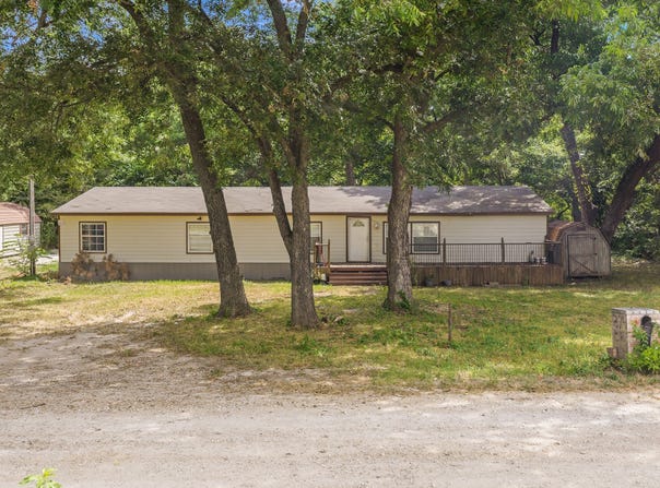 374 County Road 191, Gainesville, TX 76240