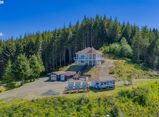 46345 DEMENT CREEK Rd, MyrtlePoint, OR 97458
