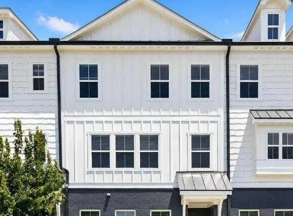 1045 E Main Street, Chattanooga, TN 37408