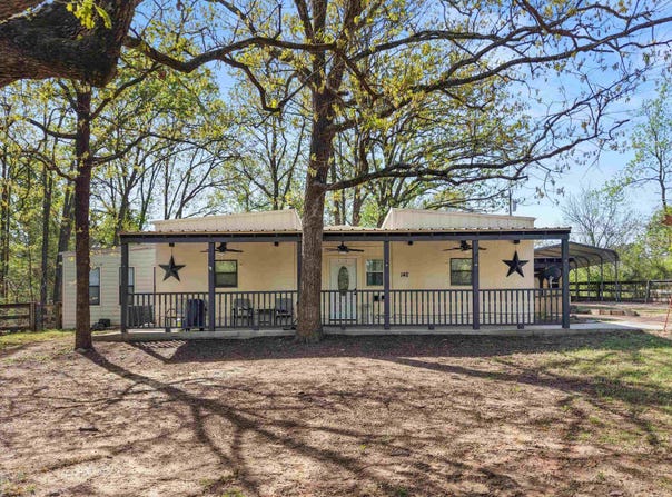 142 Golf Rd, Gilmer, TX 75644