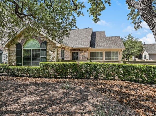 30 Wildwood Dr, Georgetown, TX 78633