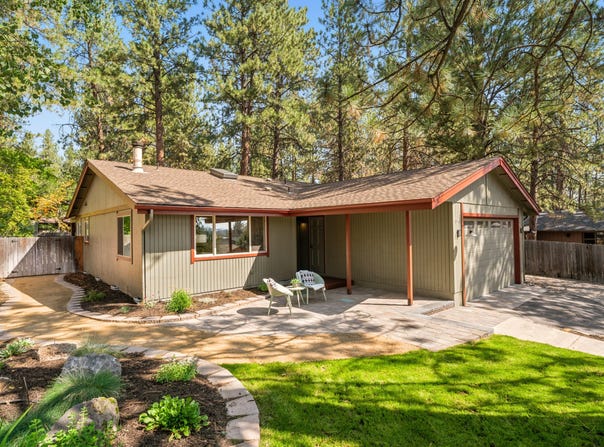 1940 SW Forest Ridge Avenue, Bend, OR 97702
