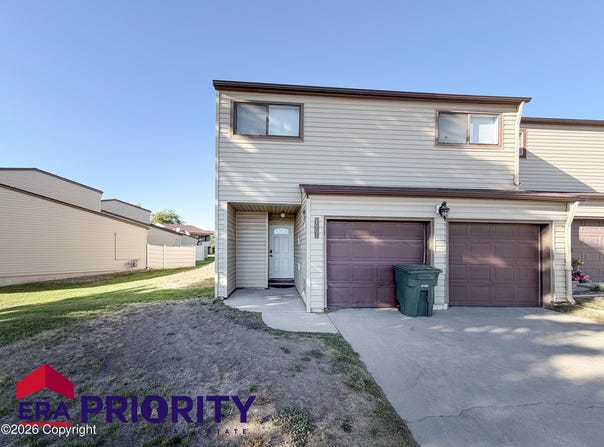 1067 E 12th St, Gillette, WY 82716