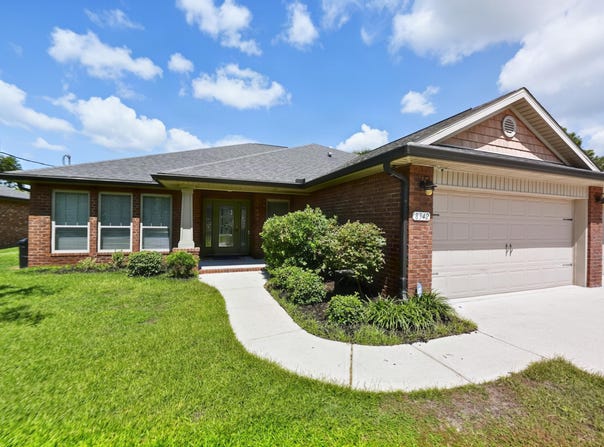 8342 Randall Drive, Navarre, FL 32566