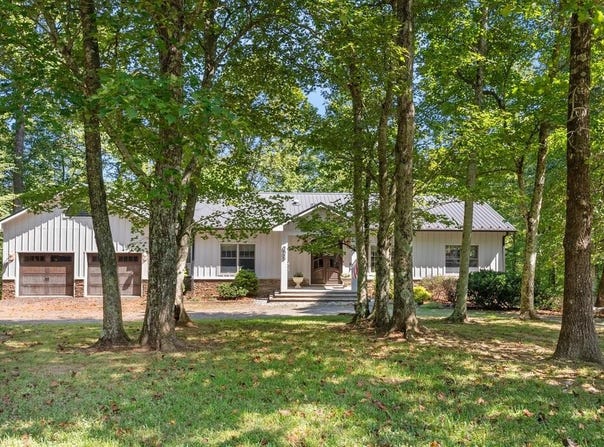 647 Thunderhill Rd, Fancy Gap, VA 24328