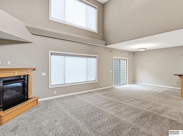 12224 Ida Plaza, Omaha, NE 68142