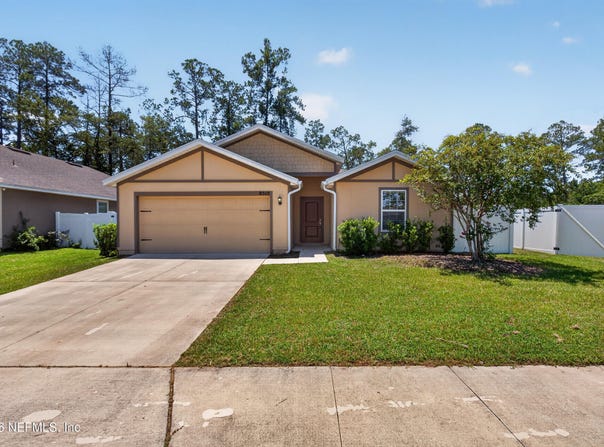 8515 LAKE GEORGE Circle E, Macclenny, FL 32063