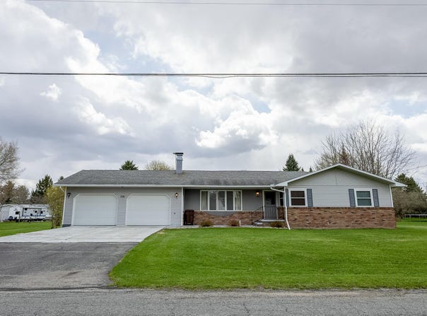 330 Johnson Street, Edmore, MI 48829