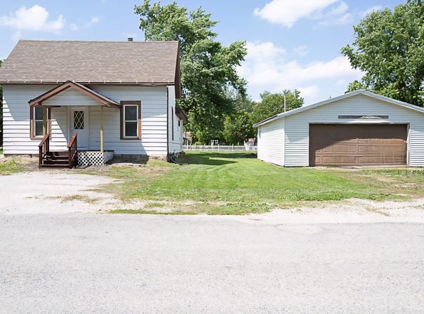507 Commercial Street, Chenoa, IL 61726
