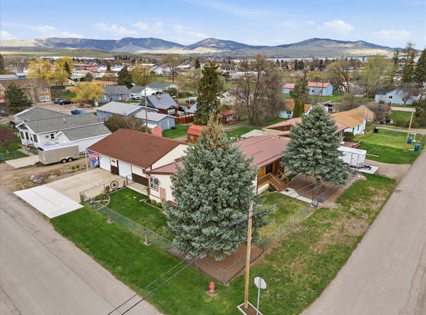 1110 5th Street E, Polson, MT 59860