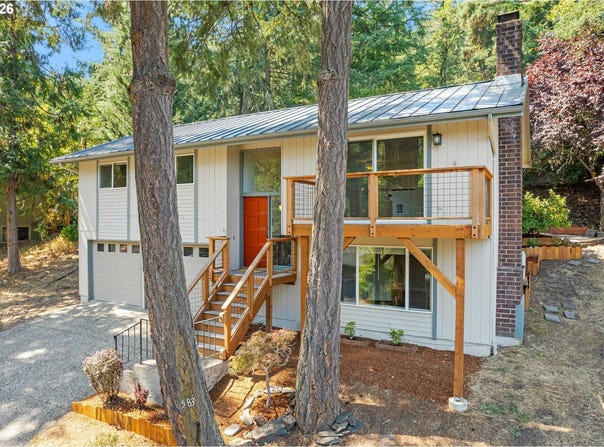 583 LOCHMOOR Pl, Eugene, OR 97405