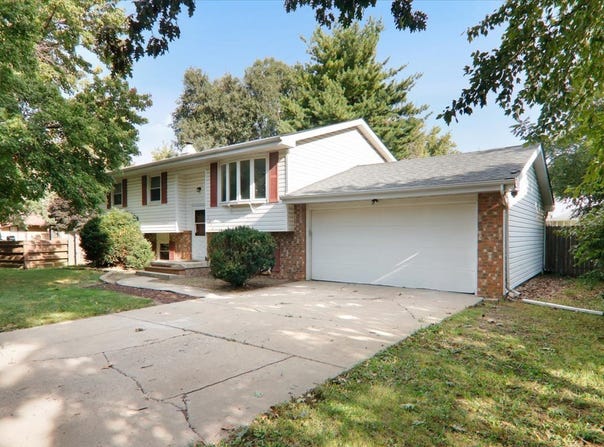 1706 Erin Drive, Normal, IL 61761